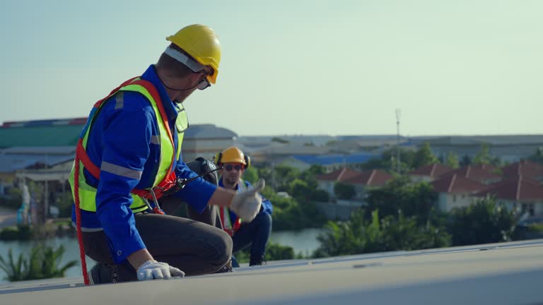 Best Commercial Roofing Services  in Happy Valley, OR
